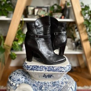 Frye black boots size 8 with buckle detail